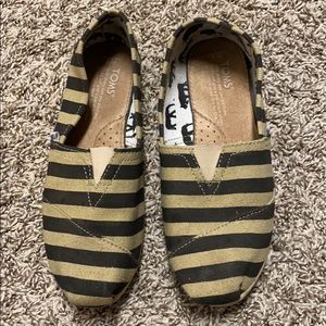 Women’s Toms